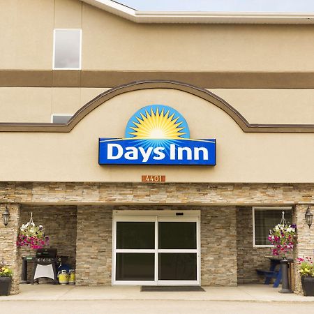 Days Inn By Wyndham Chetwynd Exterior foto