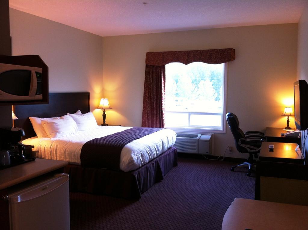 Days Inn By Wyndham Chetwynd Quarto foto