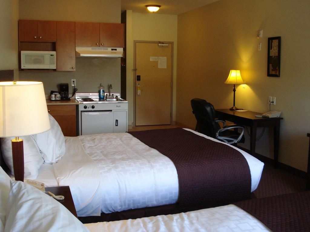 Days Inn By Wyndham Chetwynd Exterior foto